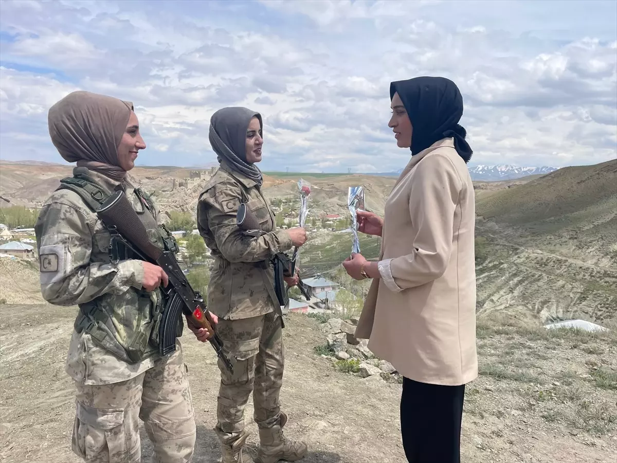 Güvenlik Korucusu Annelerin Günü Kutlandı