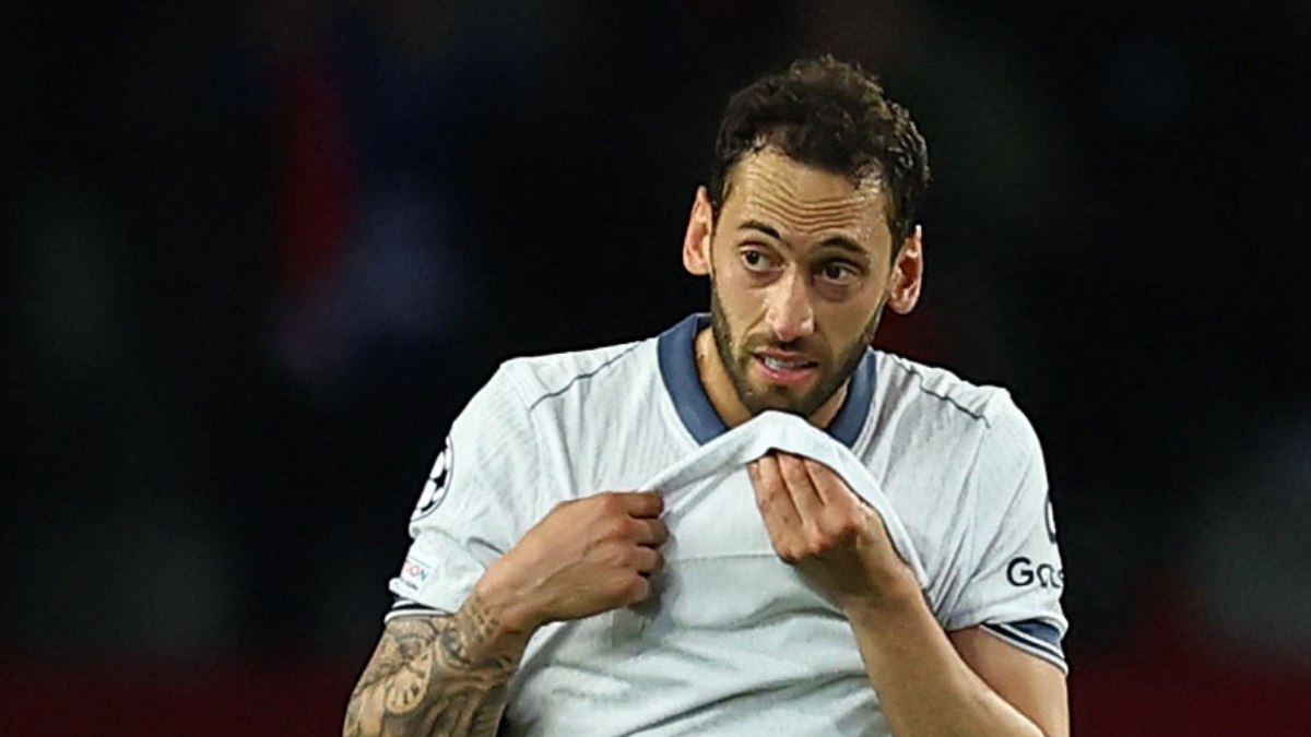 Hakan Çalhanoğlu’ndan taraftarına çağrı