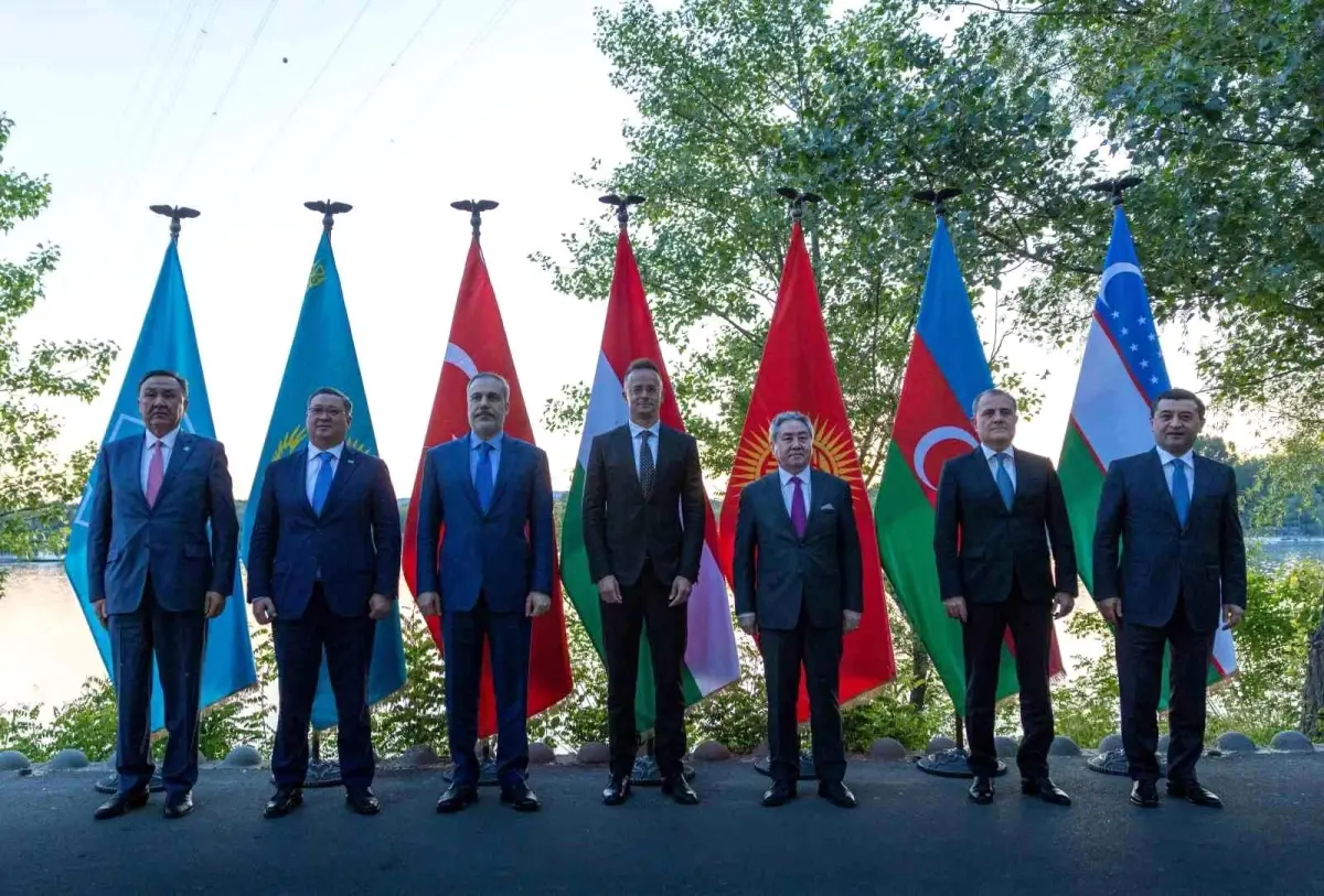 Hakan Fidan Budapeşte’de TDT Zirvesine Katıldı