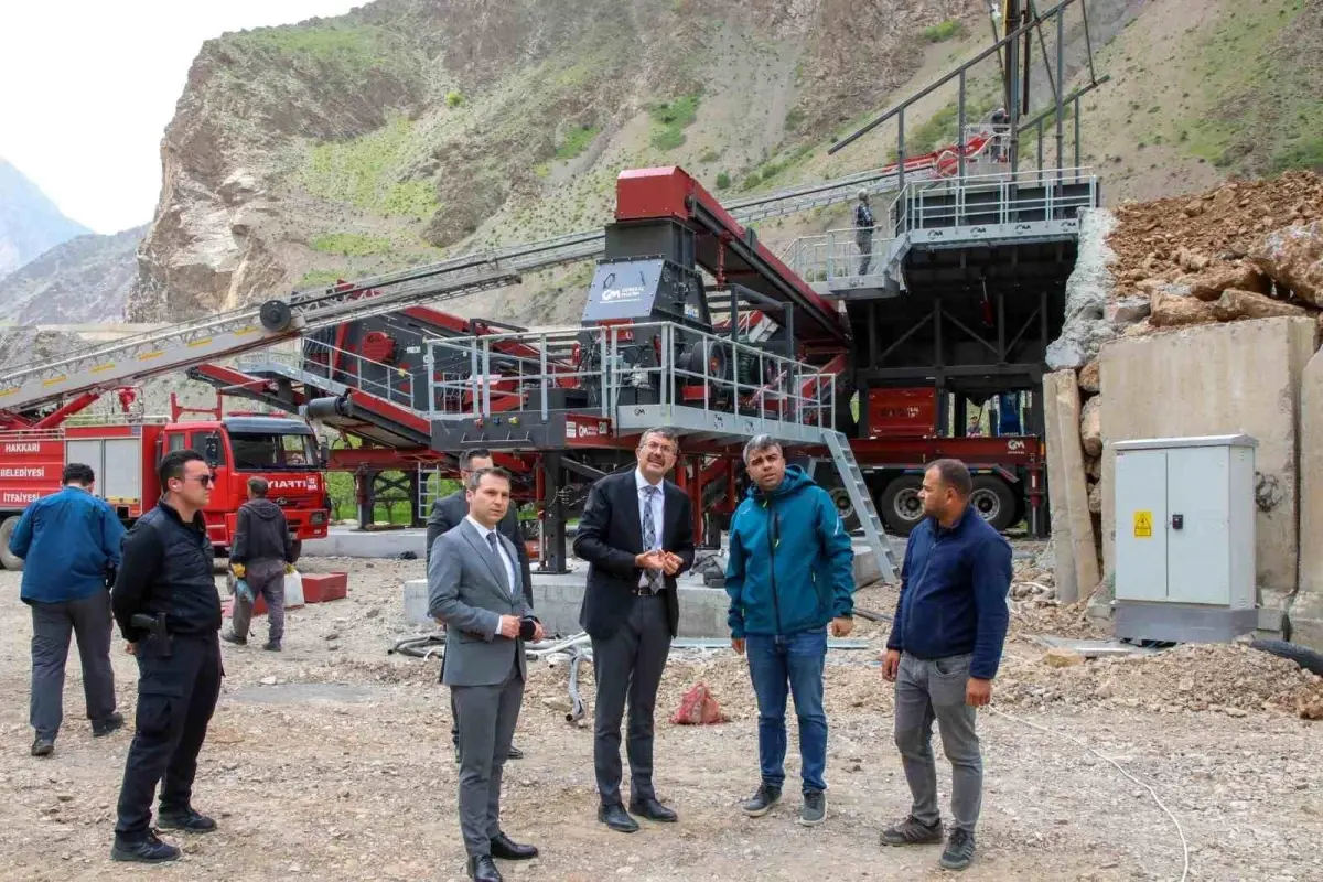 Hakkari’de Mobil Konkasör Tesisi Kuruluyor