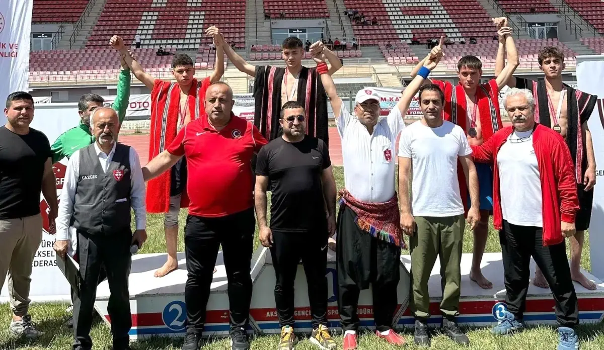 Hakkari’den Aba Güreşi Başarısı