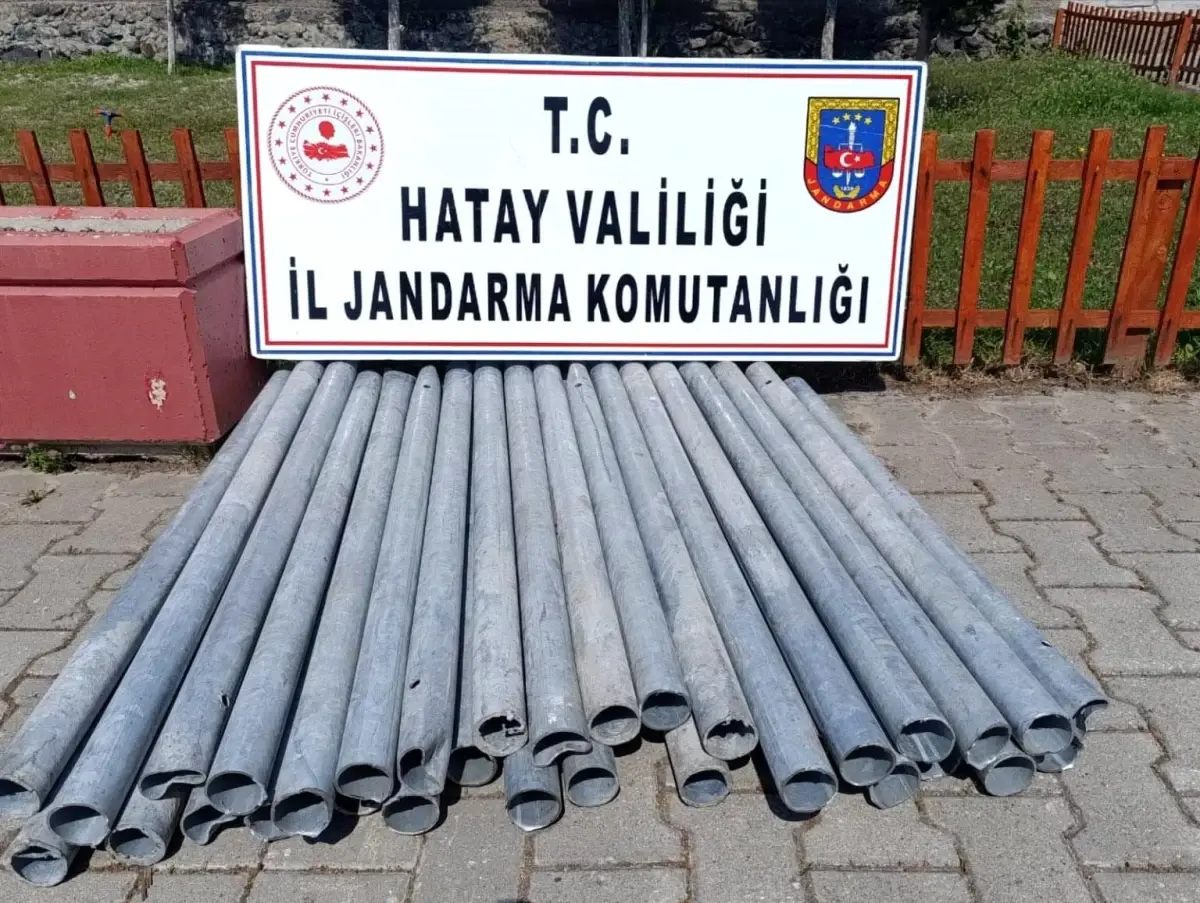 Hatay’da Otoyol Çitleri Çalındı