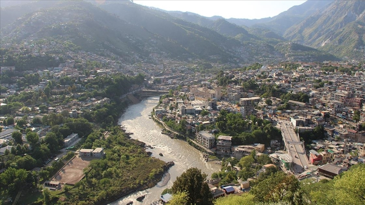 Hindistan, Chenab Nehri akışını kesti: Pakistan su kriziyle karşı karşıya