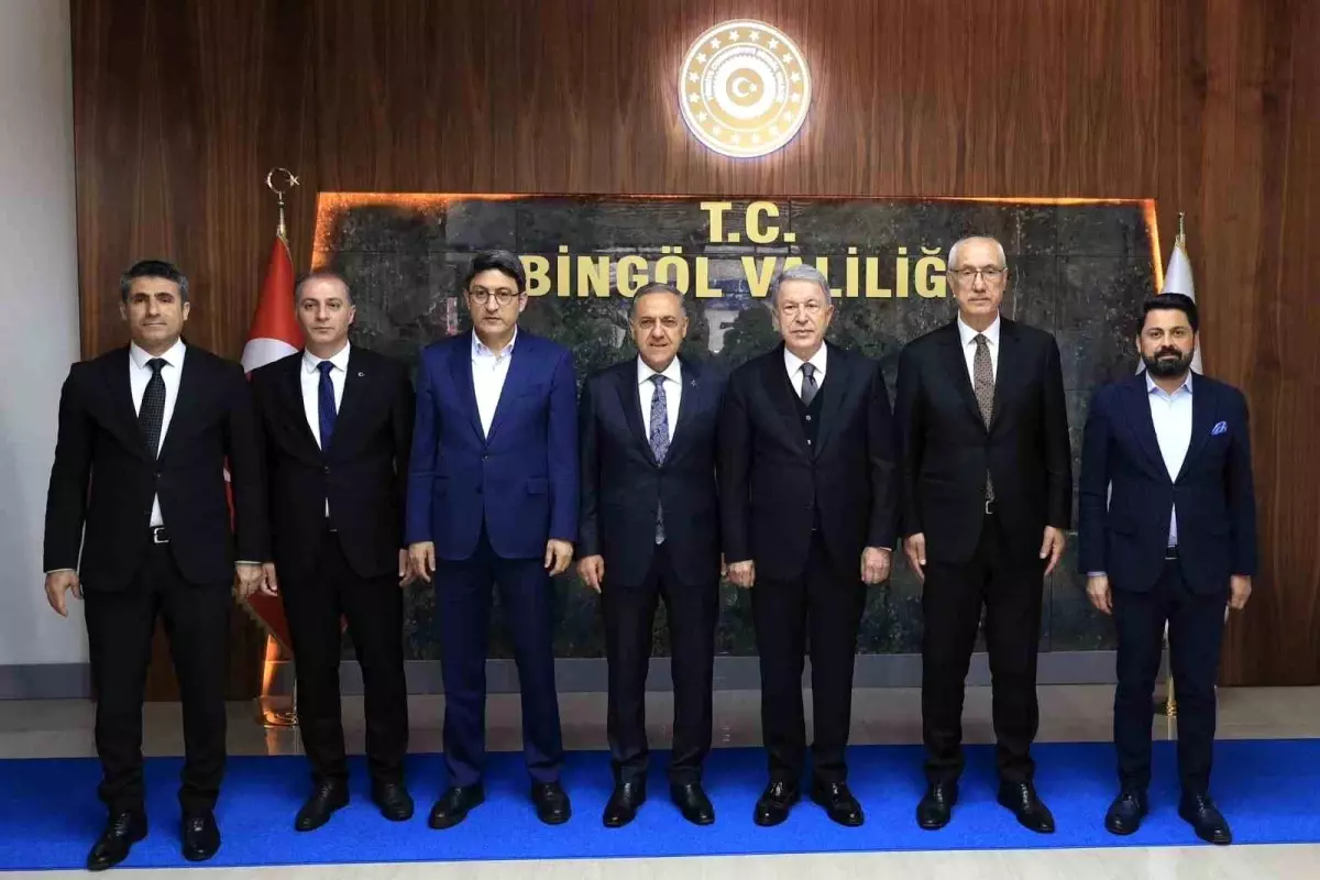 Hulusi Akar Bingöl Valiliğini Ziyaret Etti