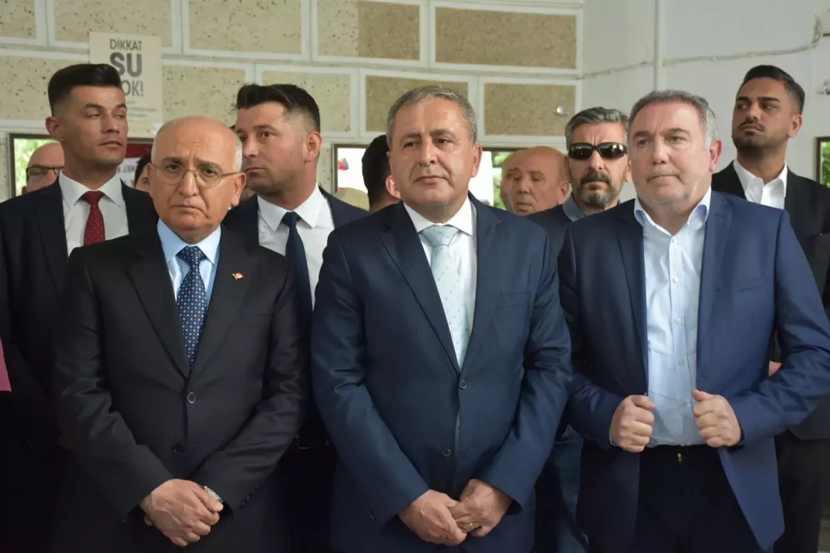 Hulusi Akar’ın Kayınvalidesi Toprağa Verildi