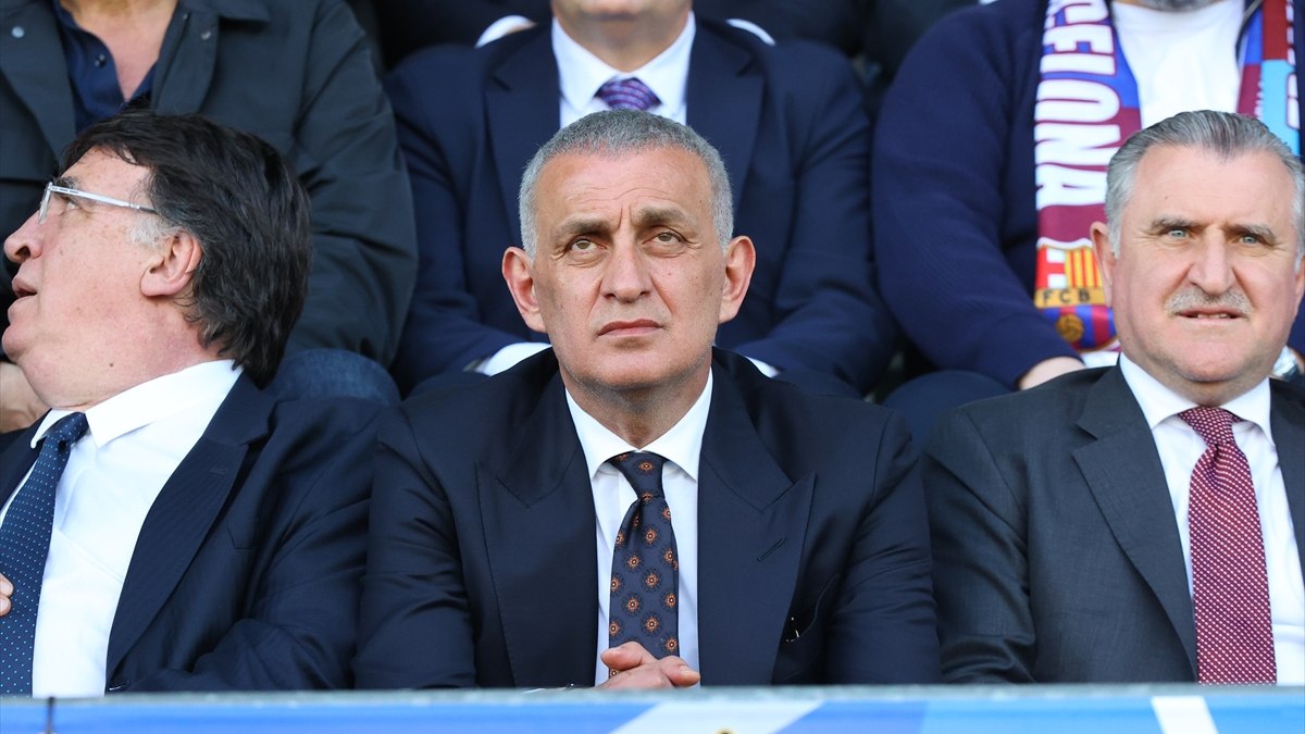 İbrahim Hacıosmanoğlu’ndan Trabzonspor U19 Takımı’na prim
