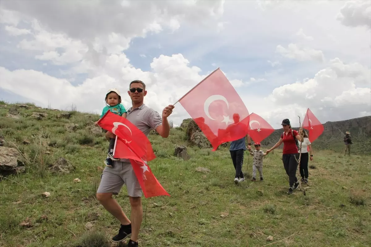 Iğdır’da Gençlerle Doğa Yürüyüşü