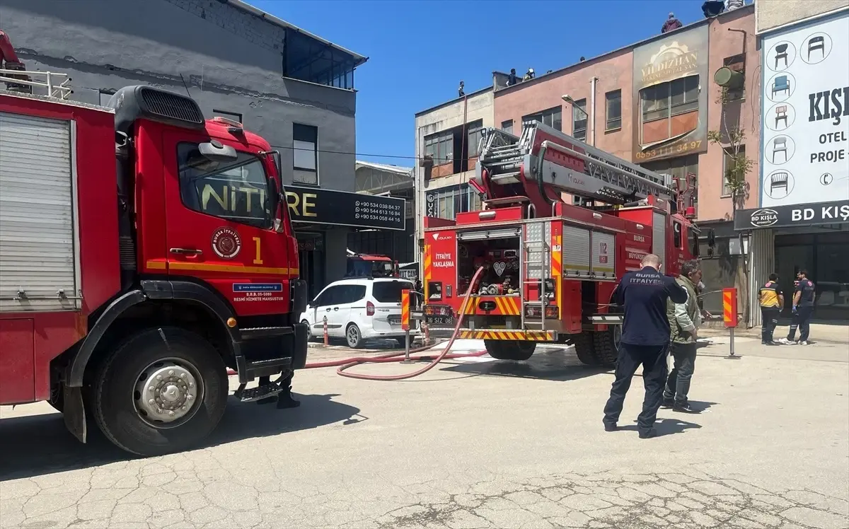İnegöl’de Mobilya İmalathanesinde Yangın