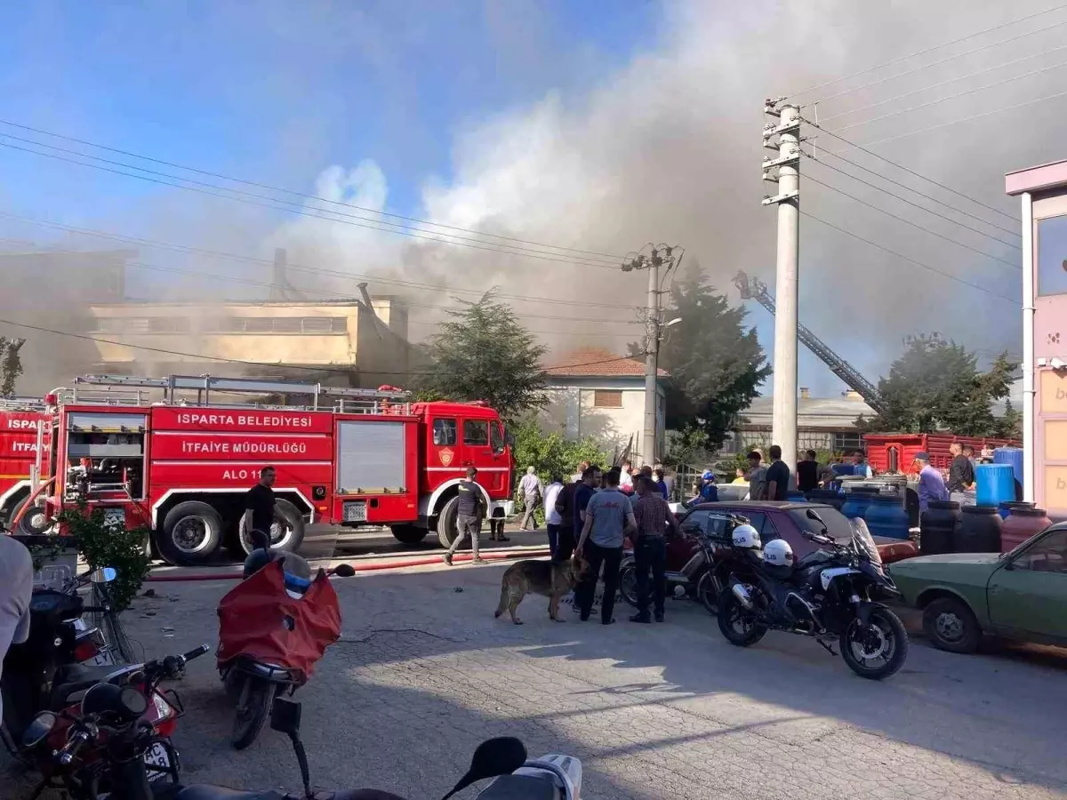 Isparta’da Oyuncak Dükkanında Yangın