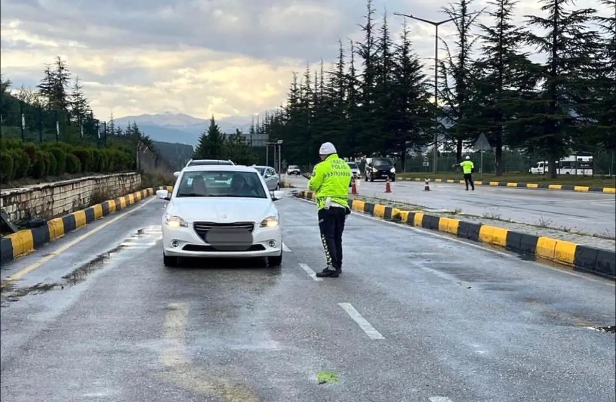 Isparta’da Polis Denetimlerinde 37 Bin Kişi Kontrol Edildi