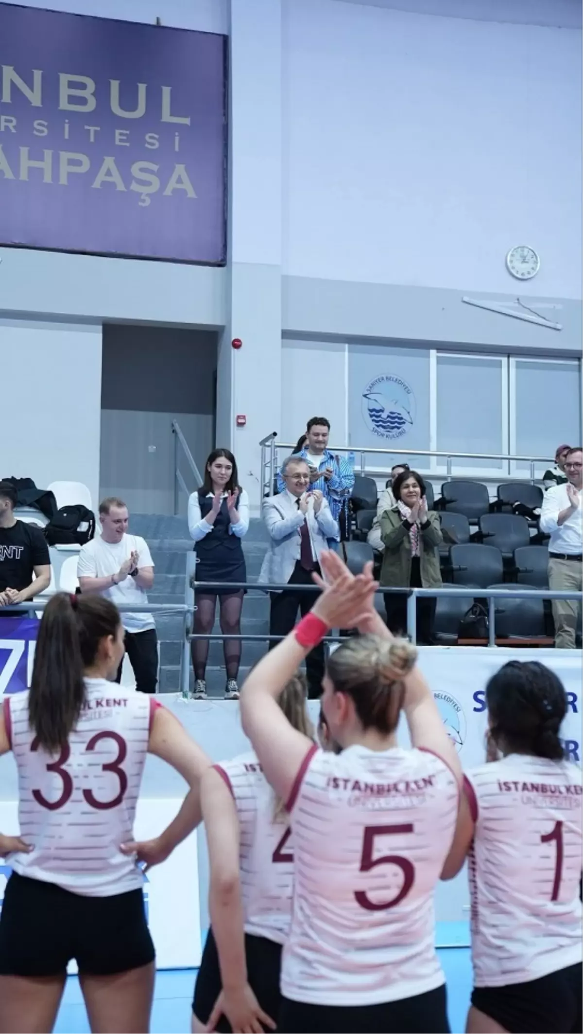 İstanbul Kent Üniversitesi Voleybol Takımı Şampiyon