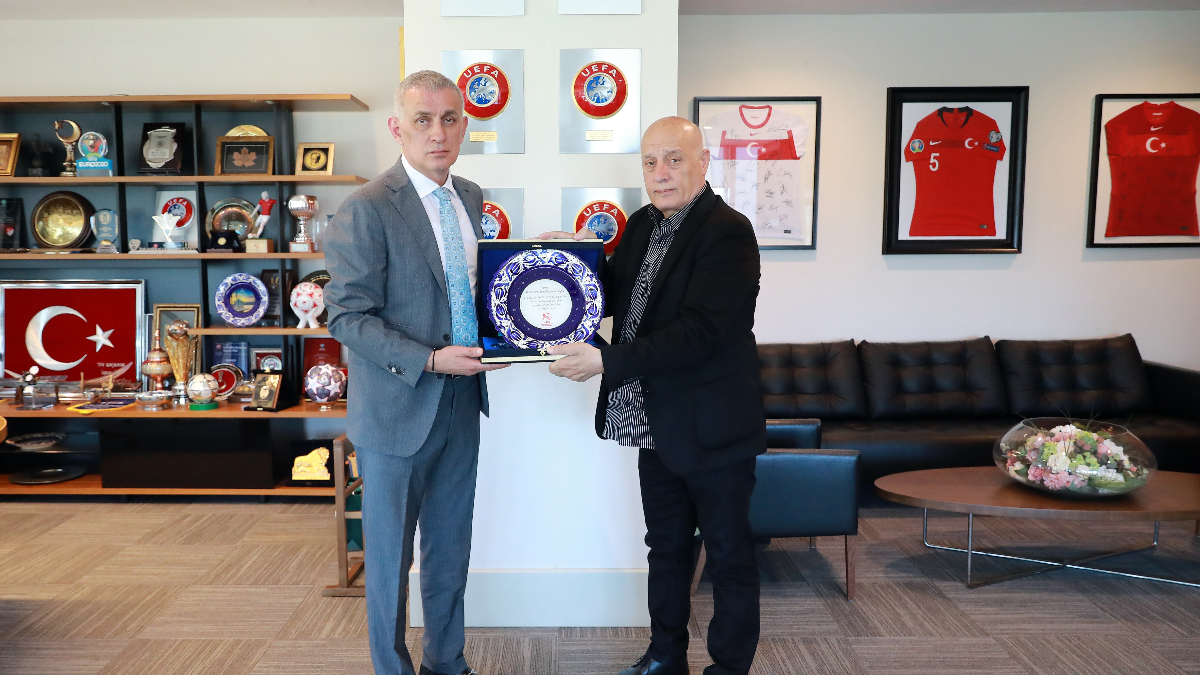İstanbulspor Başkanı Sarıalioğlu’ndan TFF Başkanı Hacıosmanoğlu’na ziyaret