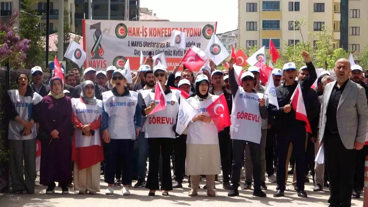 İşten Çıkarılan İşçiler 1 Mayıs’ı Buruk Kutladı