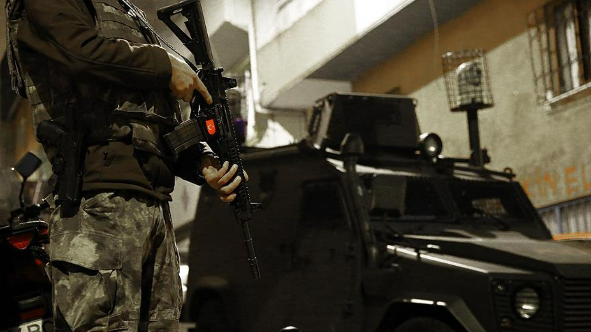 İzmir’de DEAŞ operasyonu: 10 gözaltı