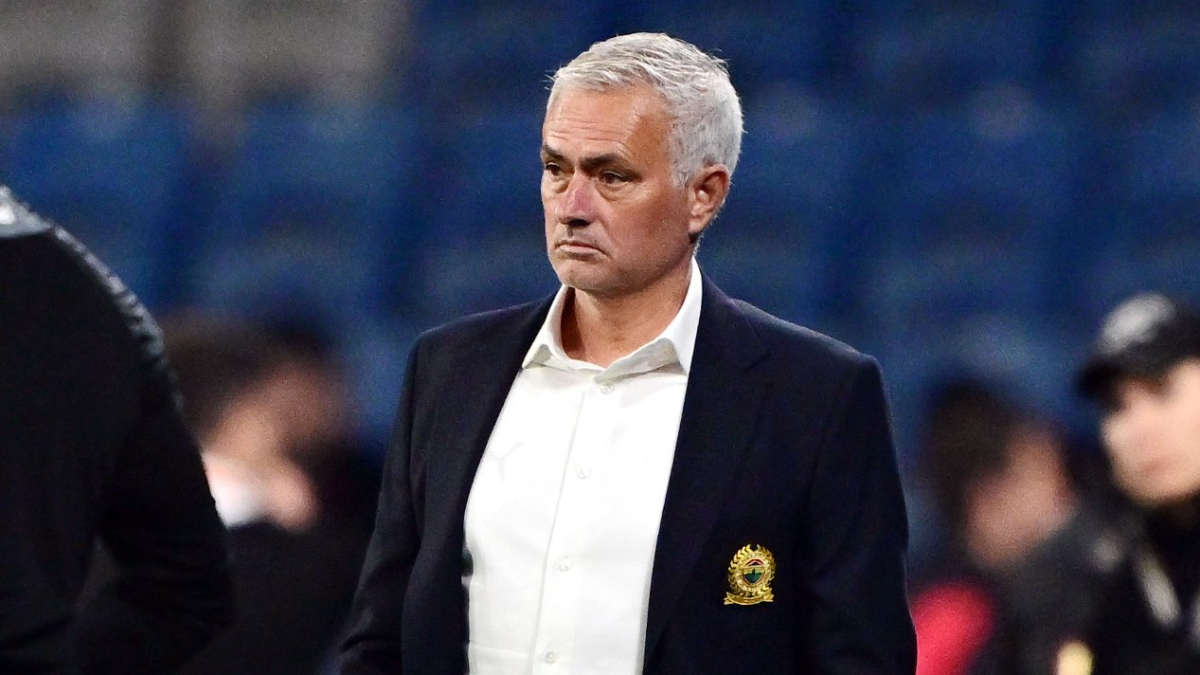 Jose Mourinho, ilk 11’i bir kez daha değiştirdi