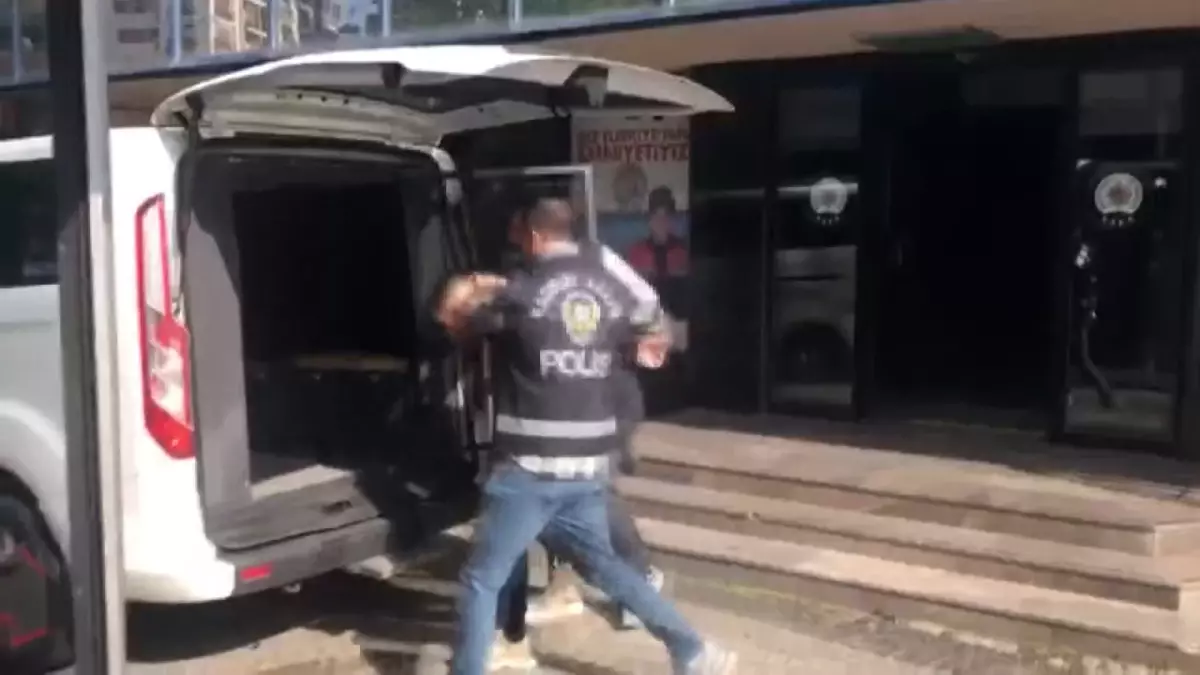 Kadıköy’de Silahlı Tartışma: Bir Taraftar Yaralandı