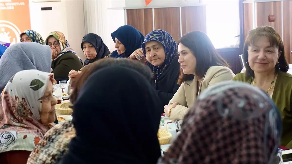 Karabük’te şehit anneleri yemekte buluştu