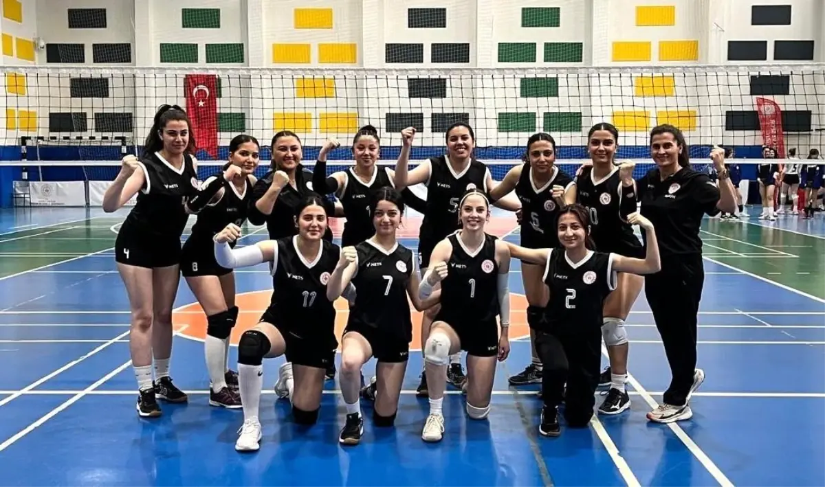 Kars KYK Voleybol Takımı Türkiye 5’incisi Oldu