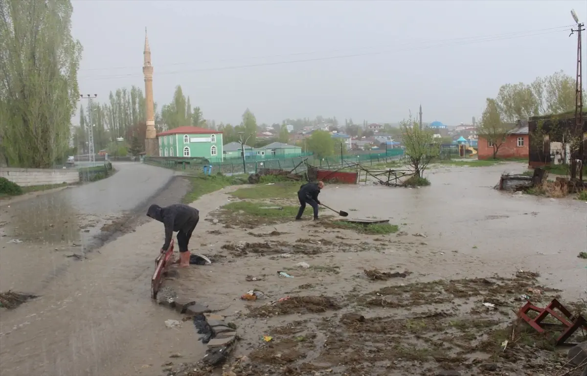 Kars’ta Sağanak ve Dolu Felaketi