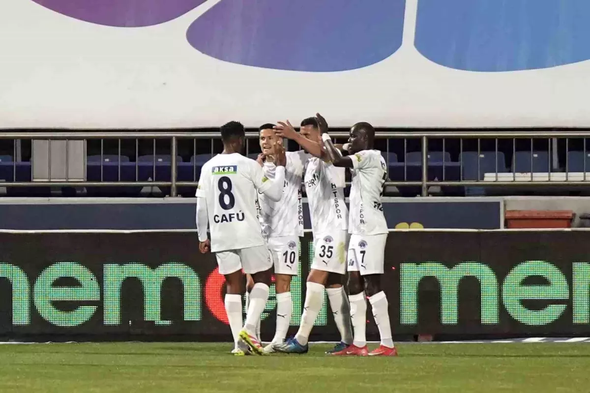 Kasımpaşa, Trabzonspor’u 1-0 Önde Bitirdi