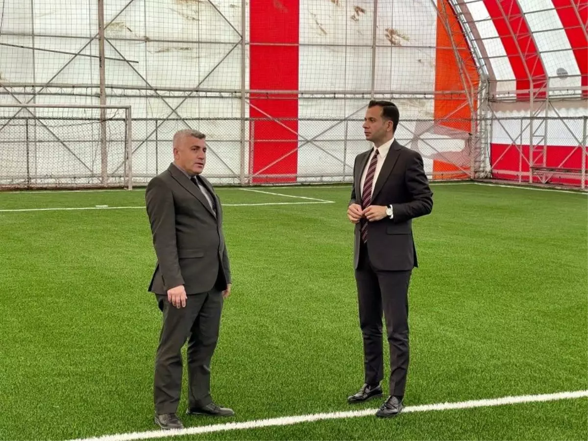 Kaymakam Aslan Halı Saha İncelemesi Yaptı