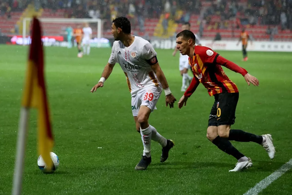 Kayseri’de Cardoso’dan kariyer gecesi: Ligde kalmaları kesinleşti