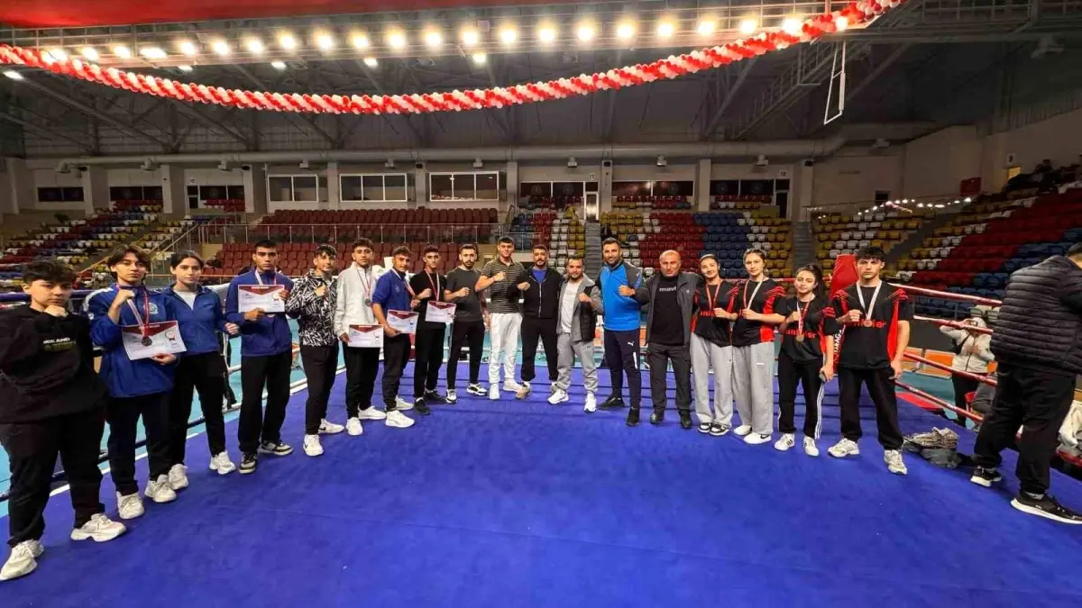 Kayserili Sporcular Muaythai Şampiyonasında 13 Madalya Kazandı