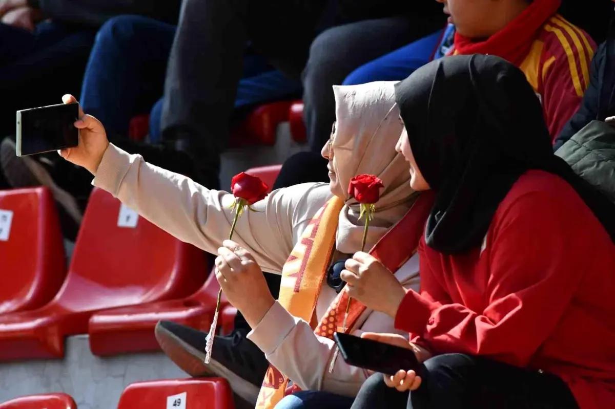Kayserispor’dan Anneler Günü’ne Özel Destek