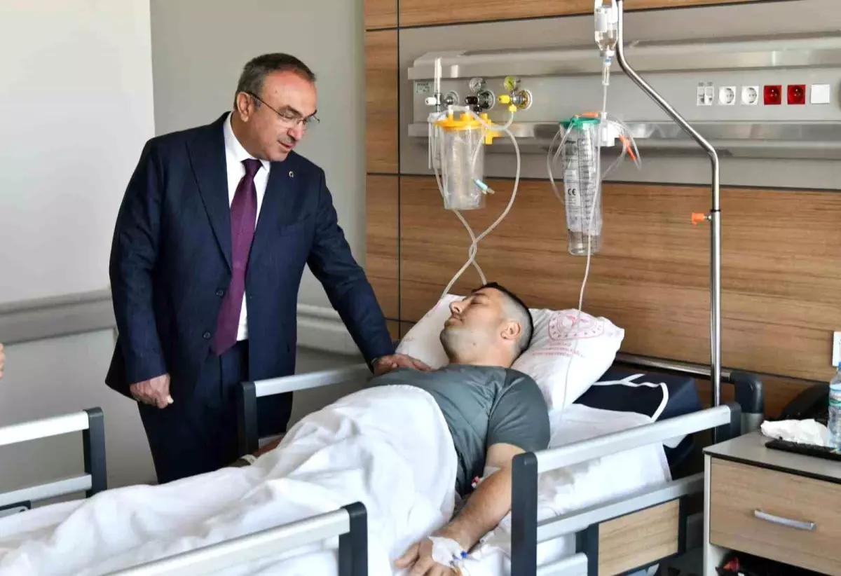 Kaza Geçiren Polis Memuruna Vali Ziyareti