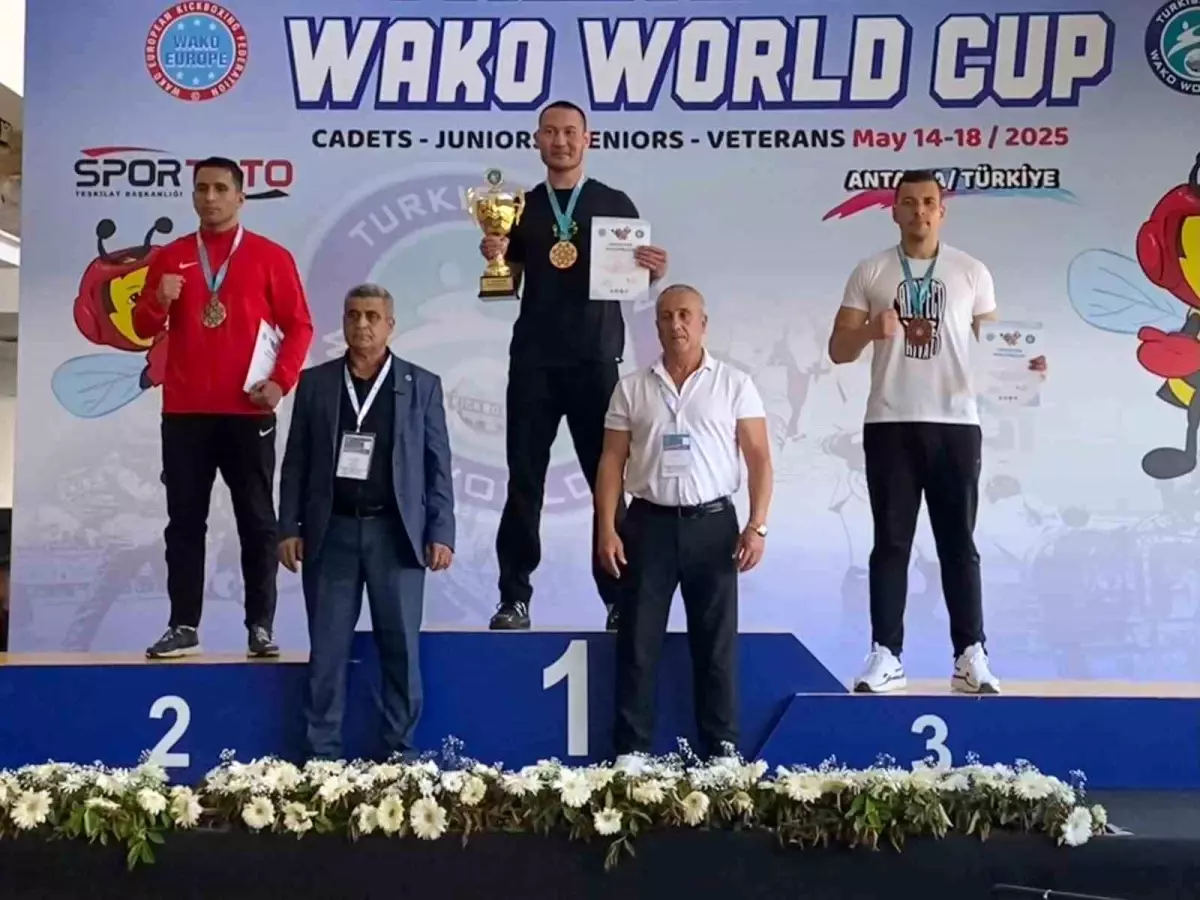 Kemer Belediyesi Kick Boks Takımı, Dünya Kupası’ndan Dört Madalya ile Döndü
