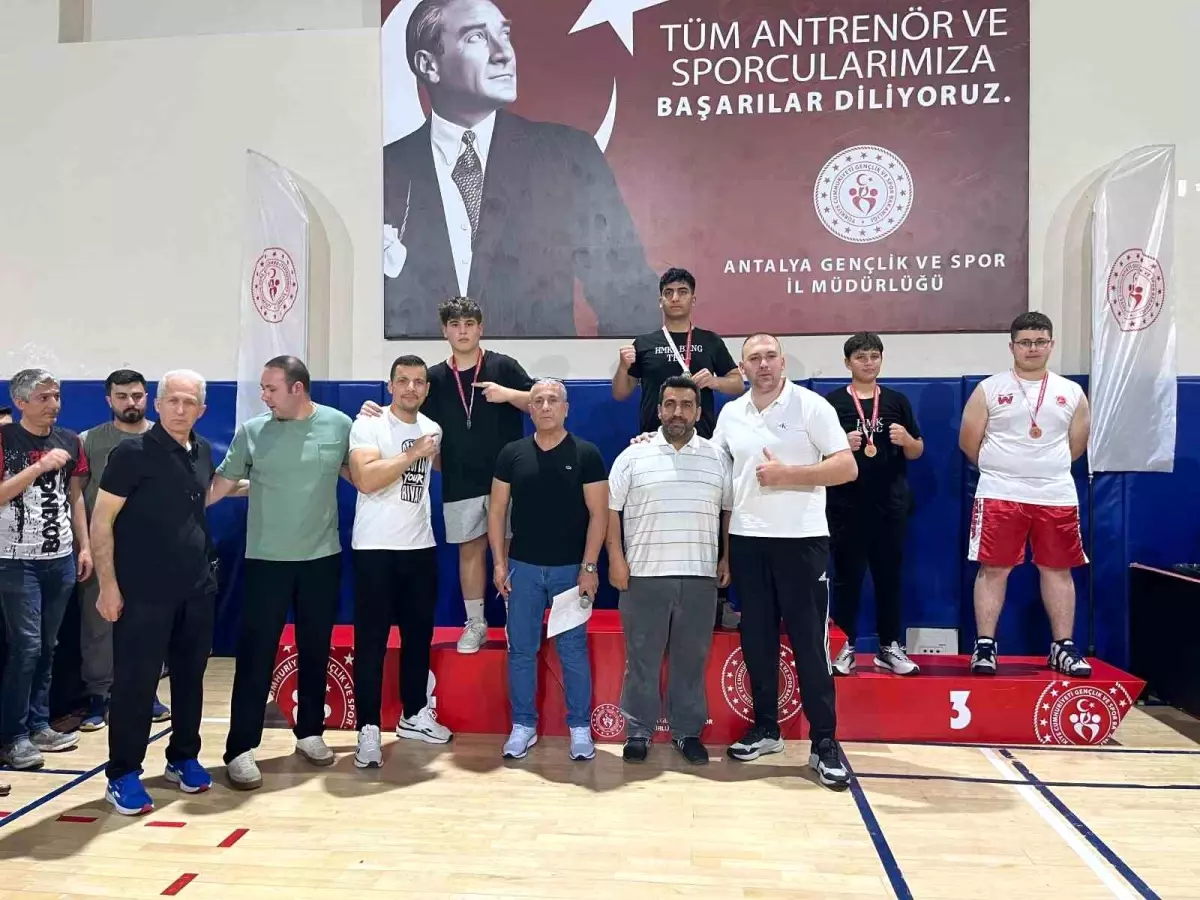 Kemer Belediyesi Kick Boks Takımı’ndan Büyük Başarı