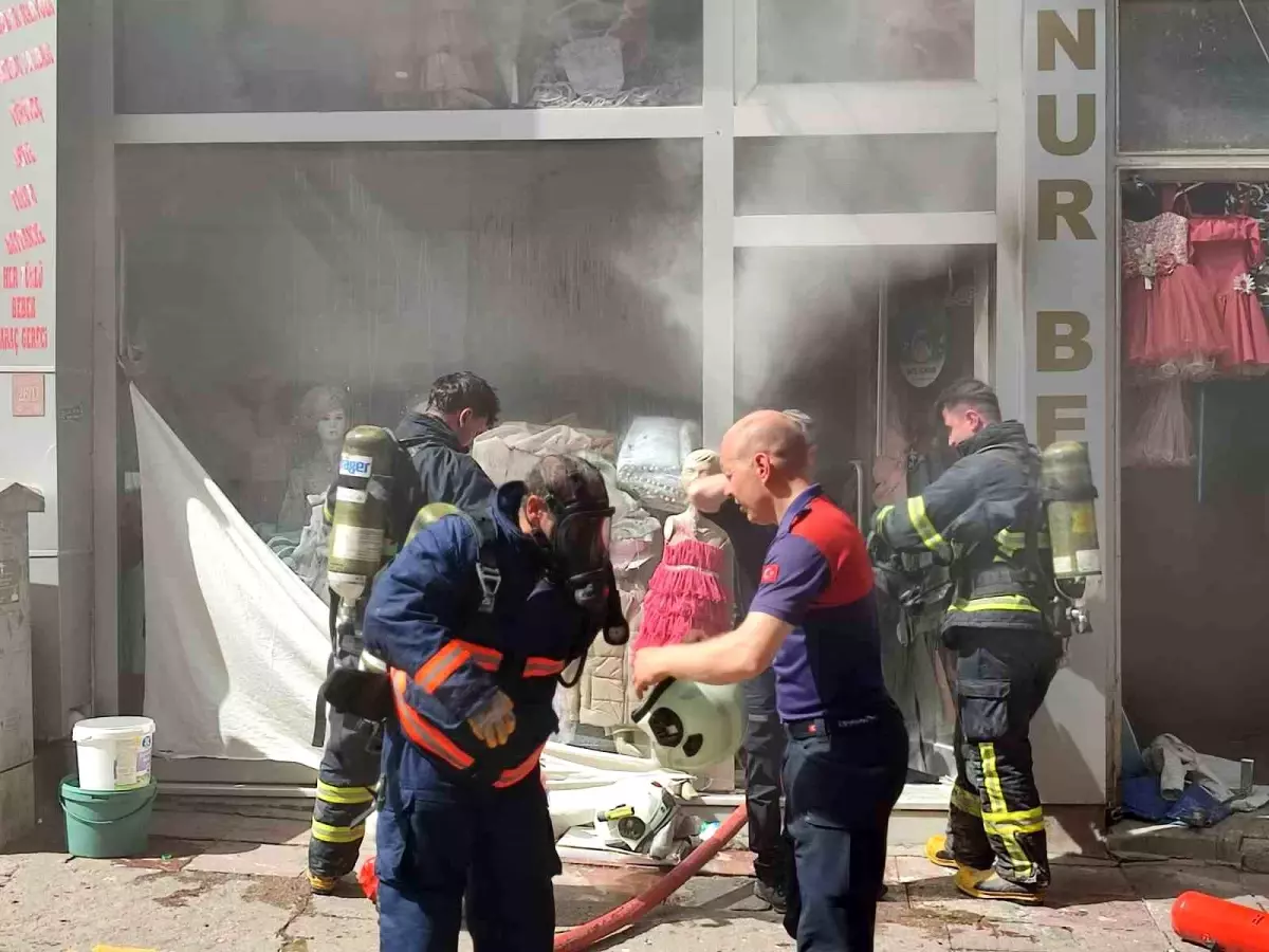 Keşan’da Çocuk Giyim Mağazasında Yangın