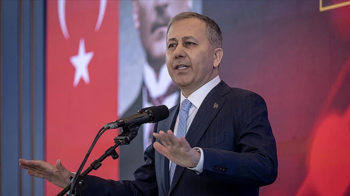 Kırmızı Bültenle aranan 4 suçlu, Türkiye’ye iade edildi