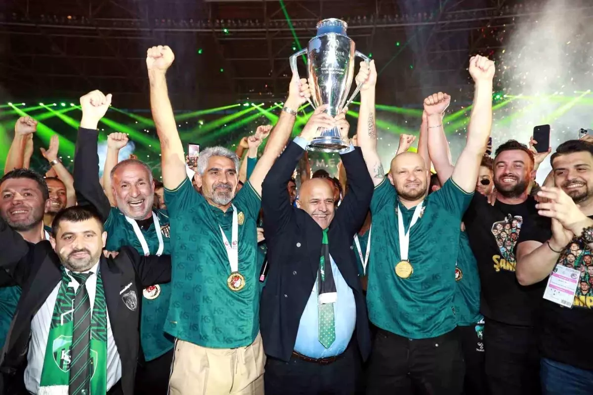 Kocaelispor Süper Lig’e Yükseldi