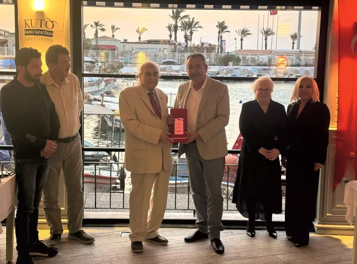 Kuşadası Ticaret Odası’nda Plaket Töreni