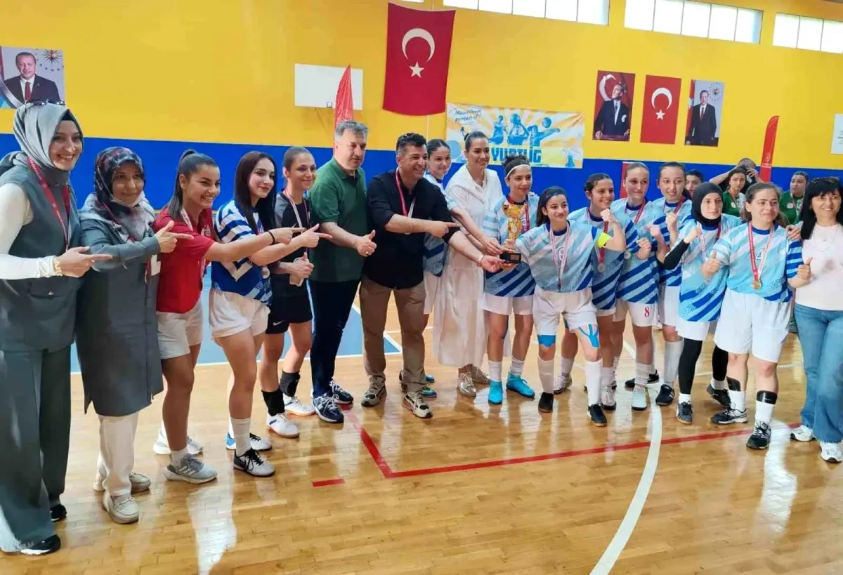 Kütahya Kız Futsal Takımı Şampiyon