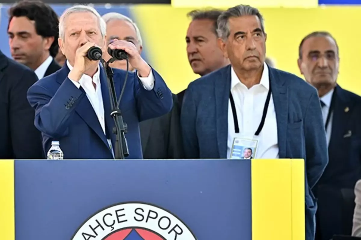 Mahmut Uslu Basın Toplantısı Düzenliyor