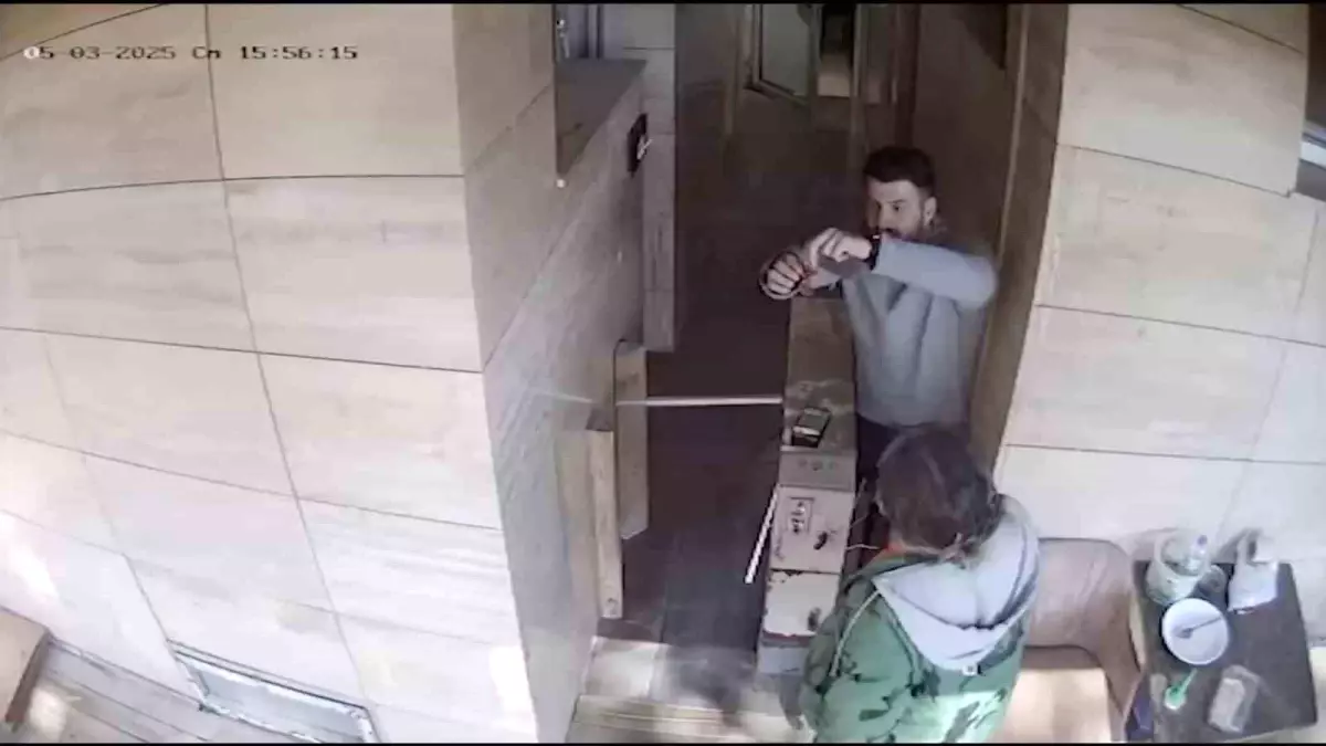 Manisa’da Altın Dolusu Kese Polis’e Teslim Edildi