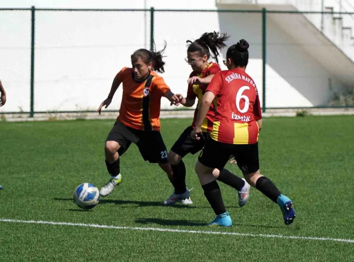 Manisa’da Futbol Yarı Finalleri Başladı