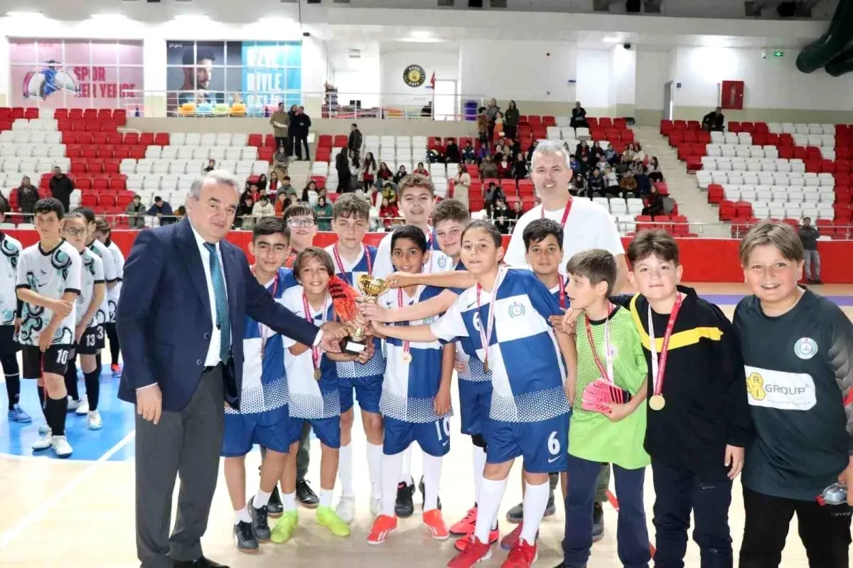 Mehmet Akif Ersoy Ortaokulu Futsal Şampiyonu