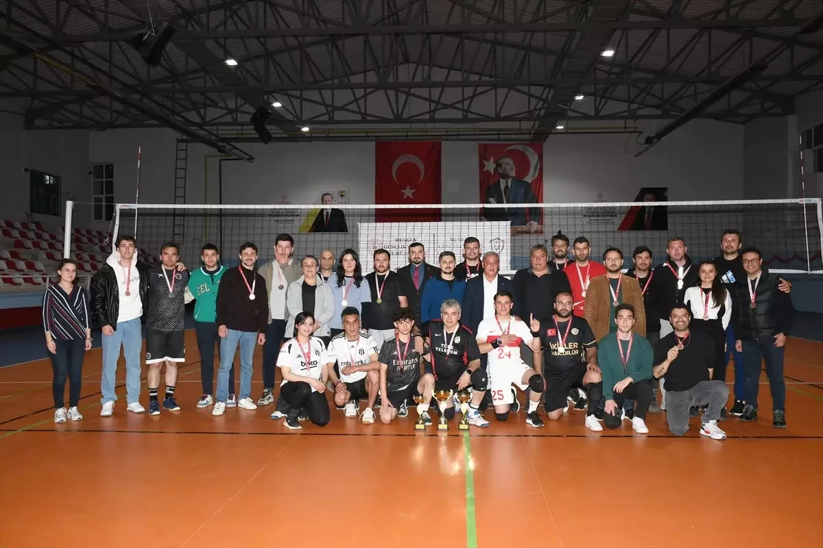 Mengen’de Voleybol Turnuvası Şampiyonu Belli Oldu