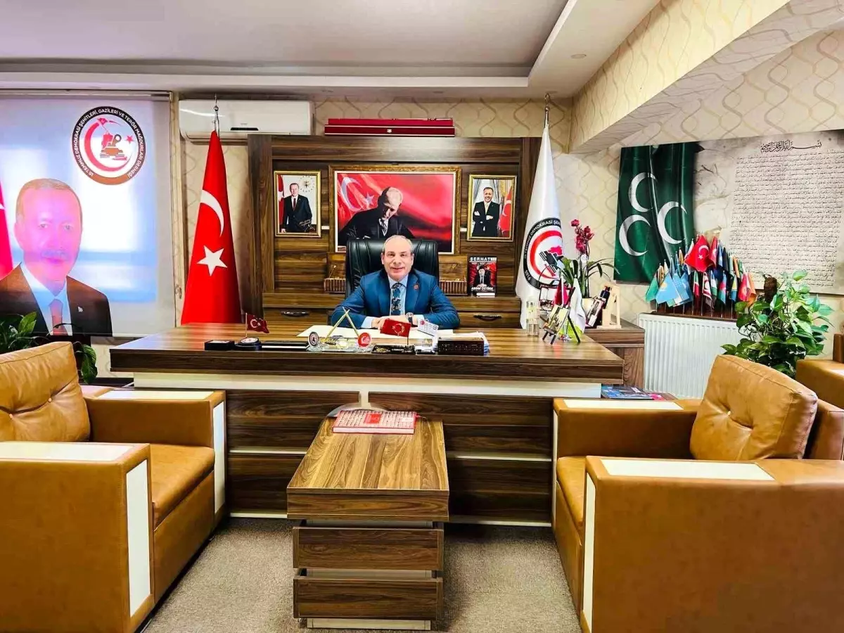 Milletin Adamları Yalnız Değildir