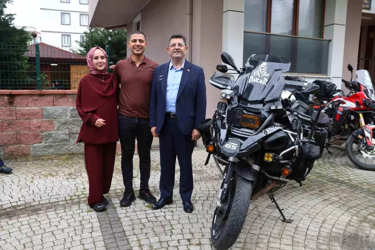 Motosikletle Umreye Giden Çift 25 Gün Sonra Dönüş Yaptı