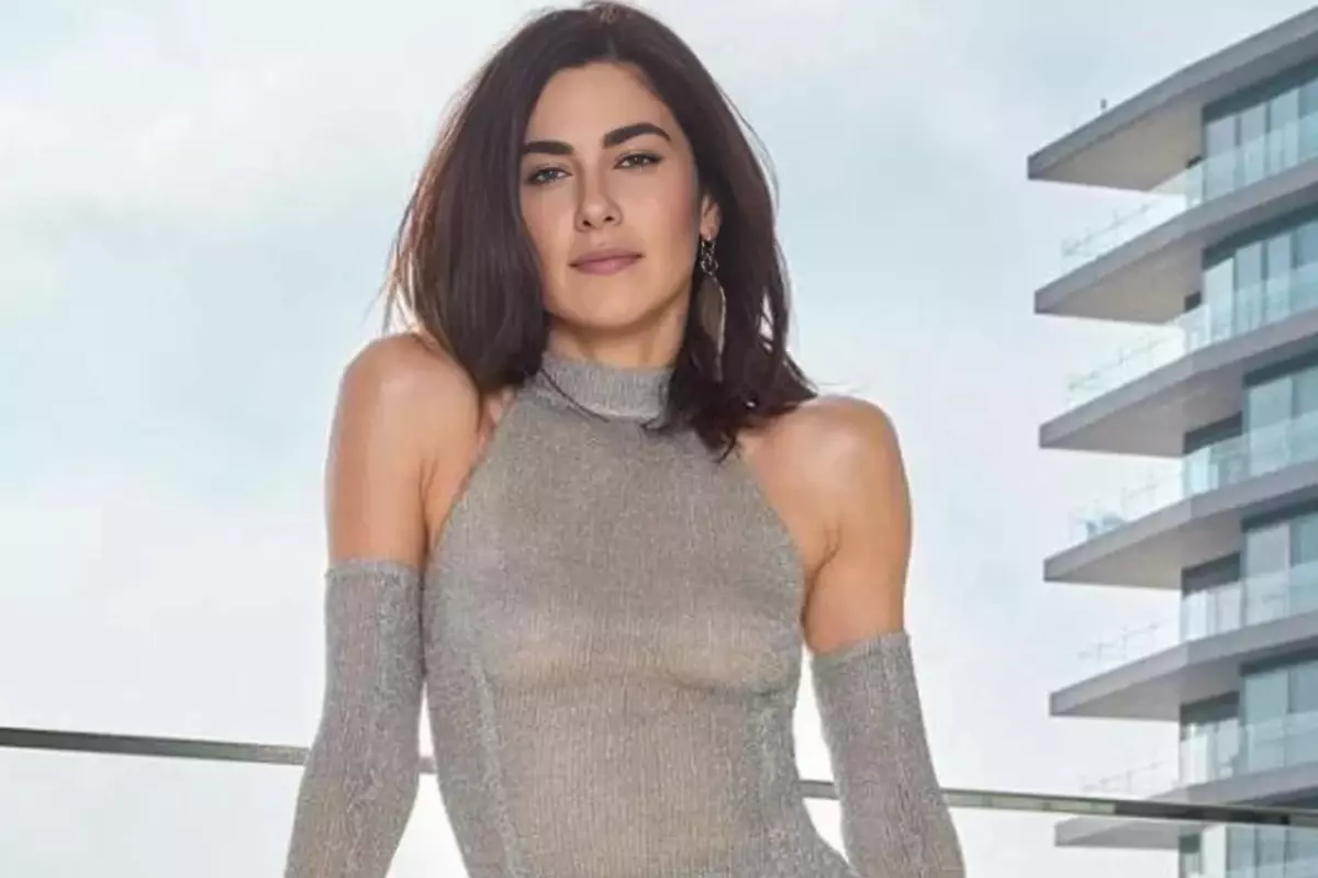 Nesrin Cavadzade cesarette sınır tanımıyor! Yatakta kahve pozuyla özgüvenini konuşturdu