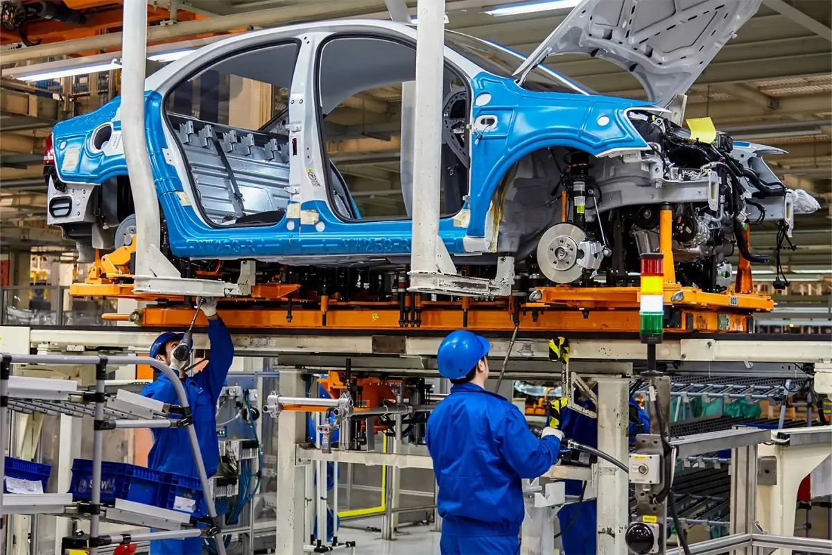 Nissan 10 bin çalışanıyla yollarını ayıracak