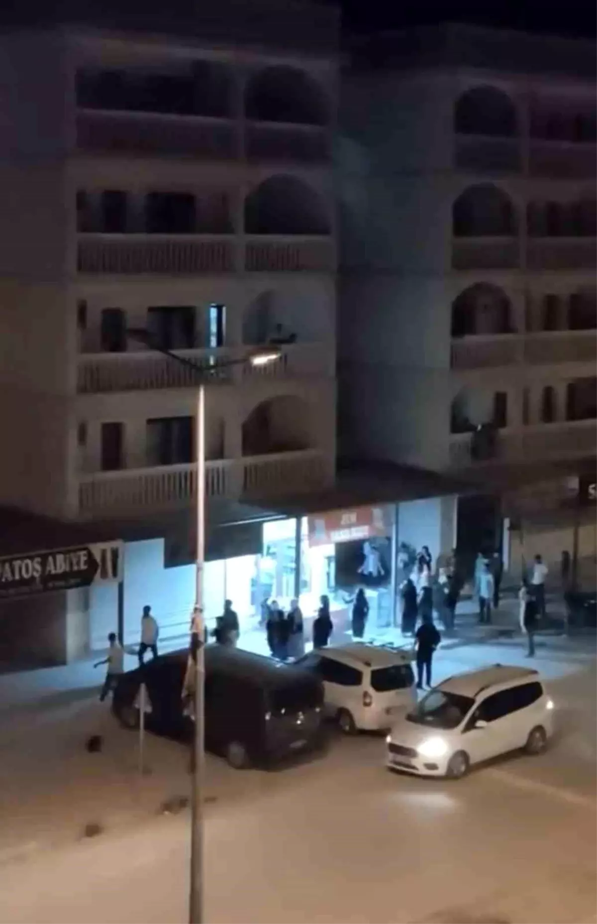 Nusaybin’de Market Önünde Tartışma
