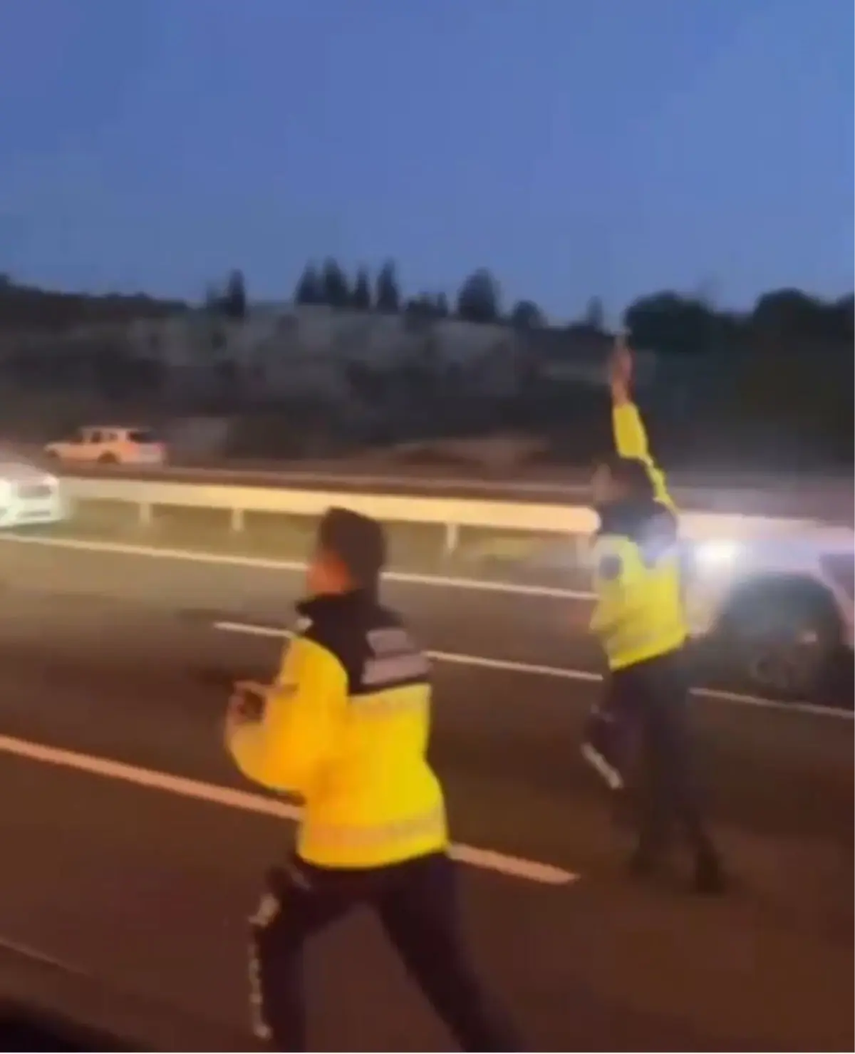 Otoyolda Jandarmaya Direnen Sürücü Tutuklandı