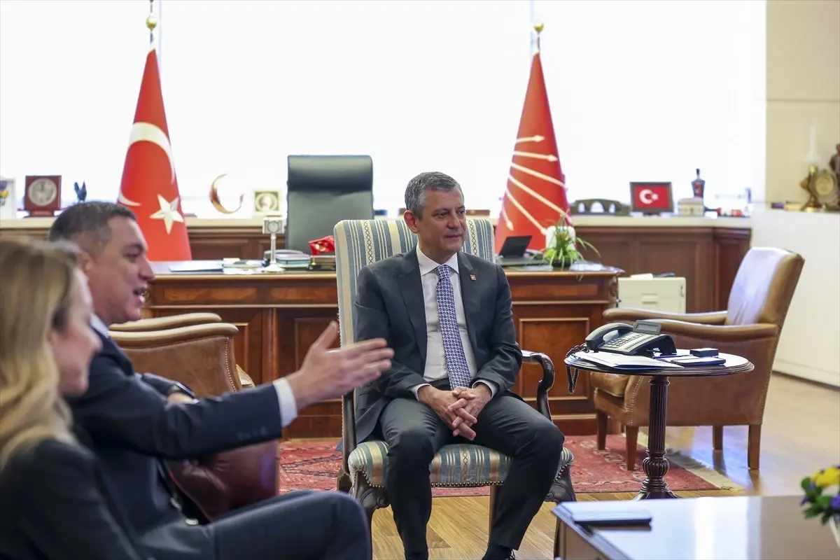 Özgür Özel, Barolar Birliği Başkanı Sağkan’ı Kabul Etti