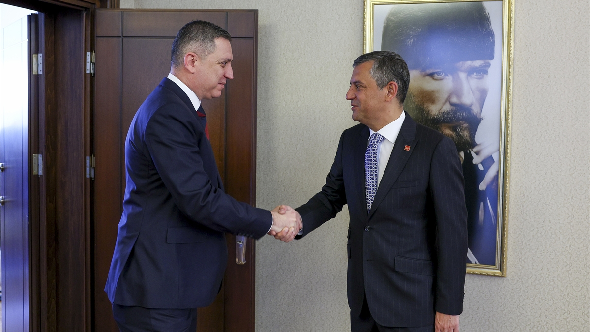 Özgür Özel, TBB Başkanı Erinç Sağkan’ı kabul etti