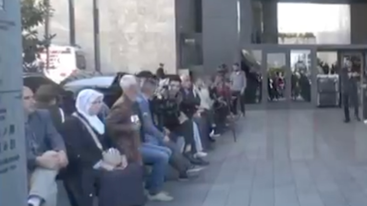 Özgür Özel’e saldıran şahsın yeni görüntüleri